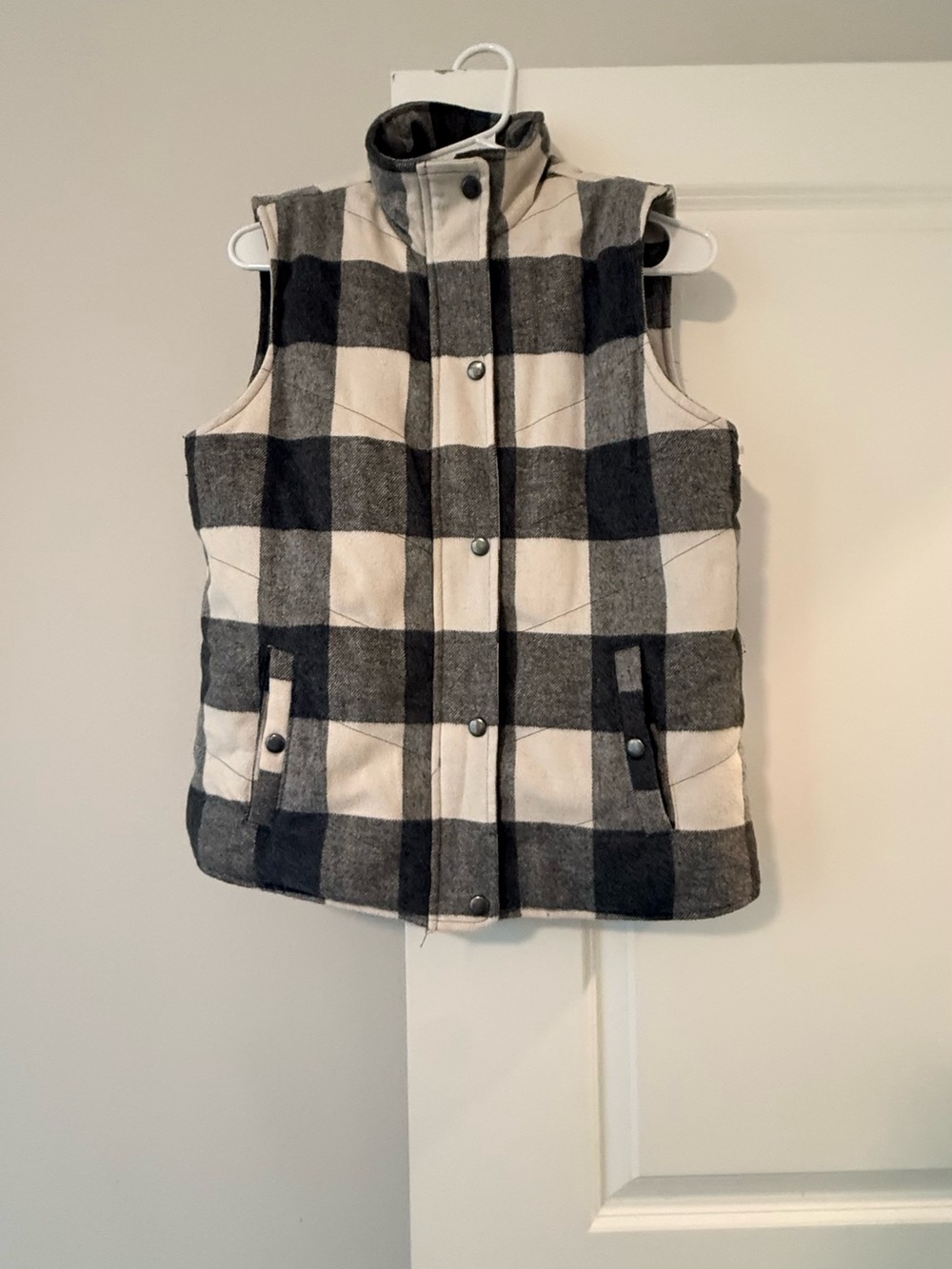 Plaid Puffer Vest - Black & Cream Buffalo Check